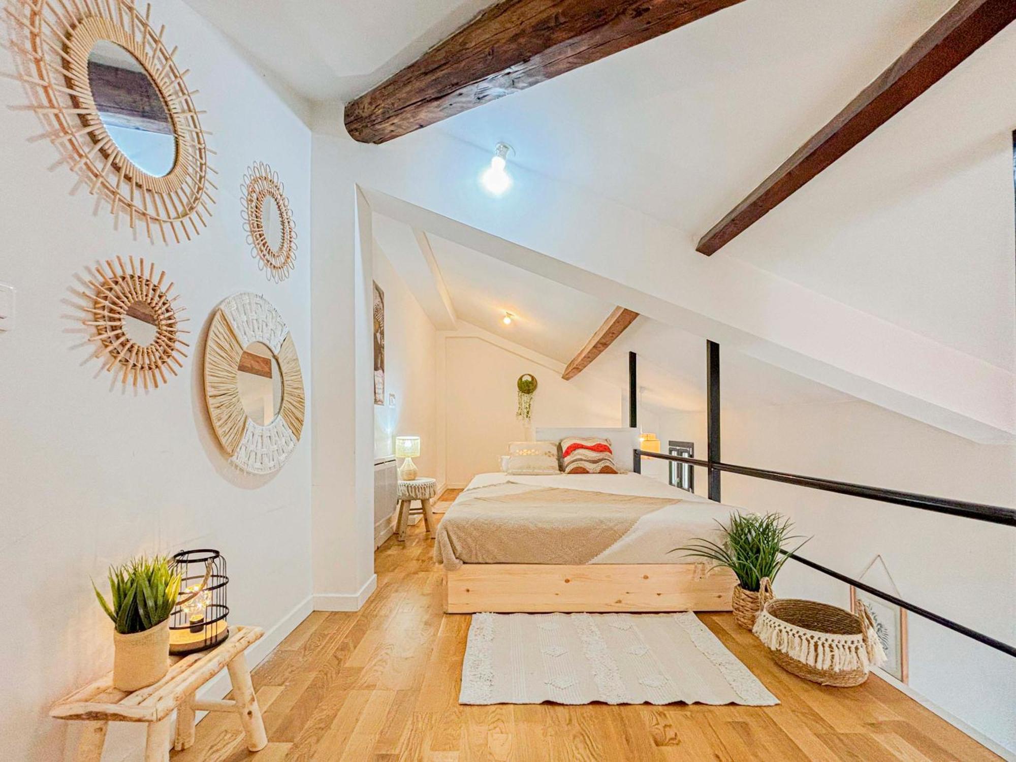 Potiers - Parking, Wifi, 2pers * Nizza
